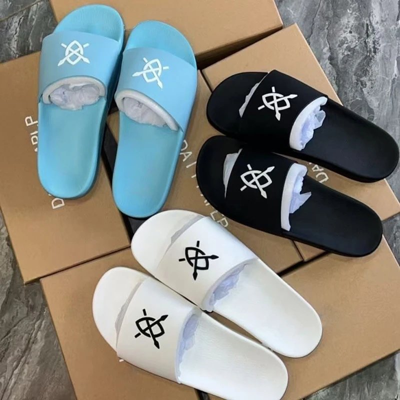 Daily Paper Graphic Slides slippers